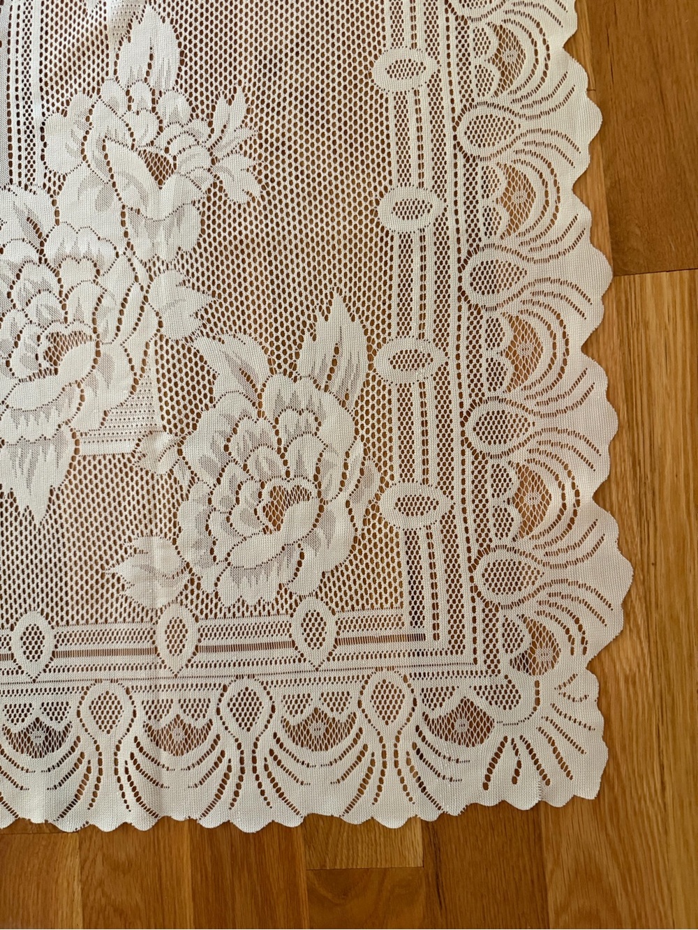 Vintage Lace Floral Tablecloth